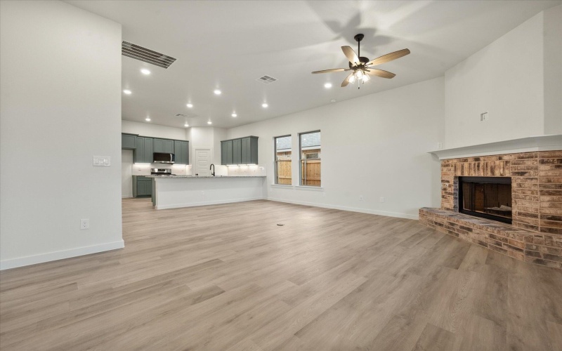 7006 57th Street, Lubbock, TX 79407, 3 Bedrooms Bedrooms, ,2 BathroomsBathrooms,Residential,For Sale,7006 57th Street,0,202563775