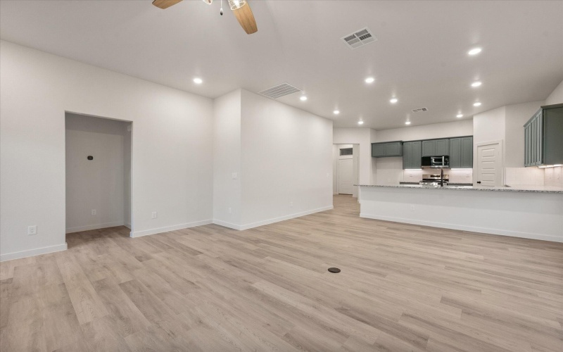 7006 57th Street, Lubbock, TX 79407, 3 Bedrooms Bedrooms, ,2 BathroomsBathrooms,Residential,For Sale,7006 57th Street,0,202563775