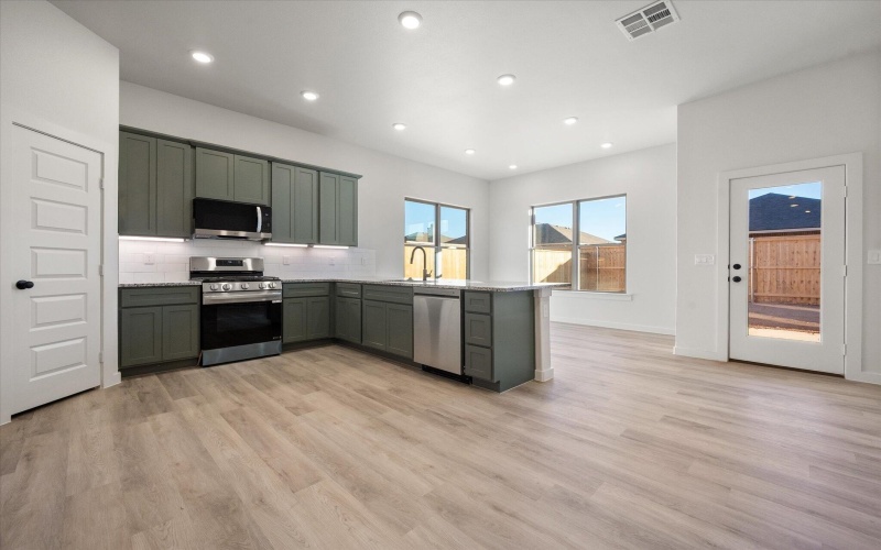 7009 56th Street, Lubbock, TX 79407, 4 Habitaciones Habitaciones , ,2 BañosBaños,Residential,En Venta,7009 56th Street,0,202563776