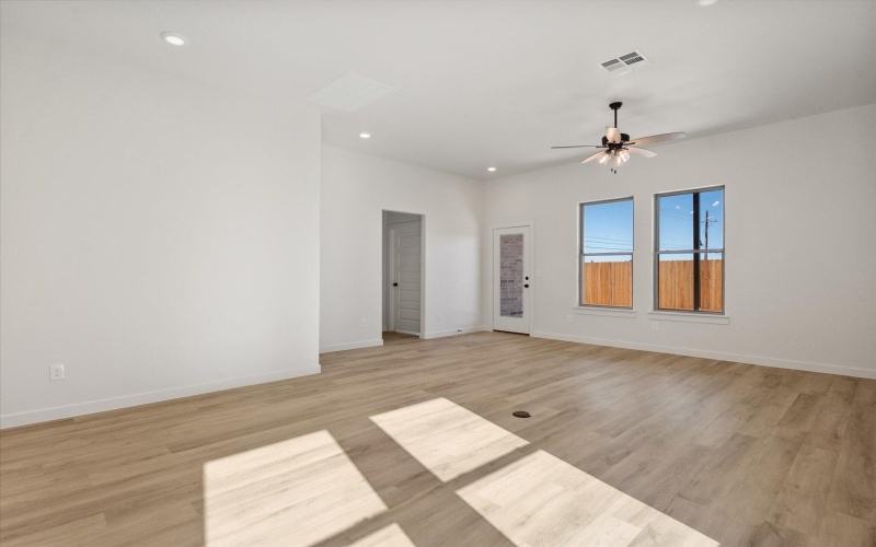 2002 Cottonwood Avenue, Wolfforth, TX 79382, 3 Bedrooms Bedrooms, ,2 BathroomsBathrooms,Residential,For Sale,2002 Cottonwood Avenue,0,202563794