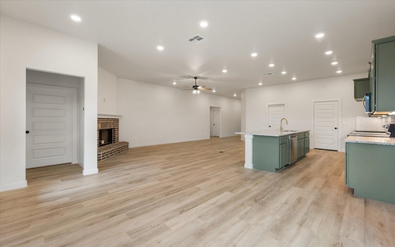 2001 Cottonwood Avenue, Wolfforth, TX 79382, 4 Bedrooms Bedrooms, ,2 BathroomsBathrooms,Residential,For Sale,2001 Cottonwood Avenue,0,202563796