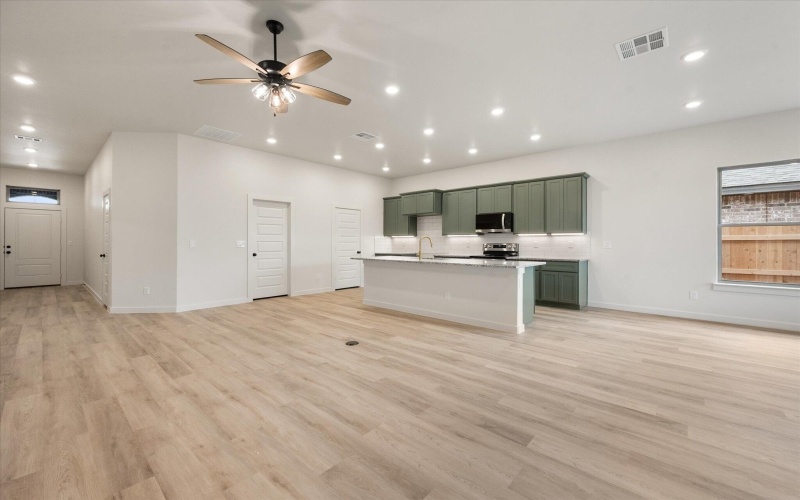 2001 Cottonwood Avenue, Wolfforth, TX 79382, 4 Bedrooms Bedrooms, ,2 BathroomsBathrooms,Residential,For Sale,2001 Cottonwood Avenue,0,202563796