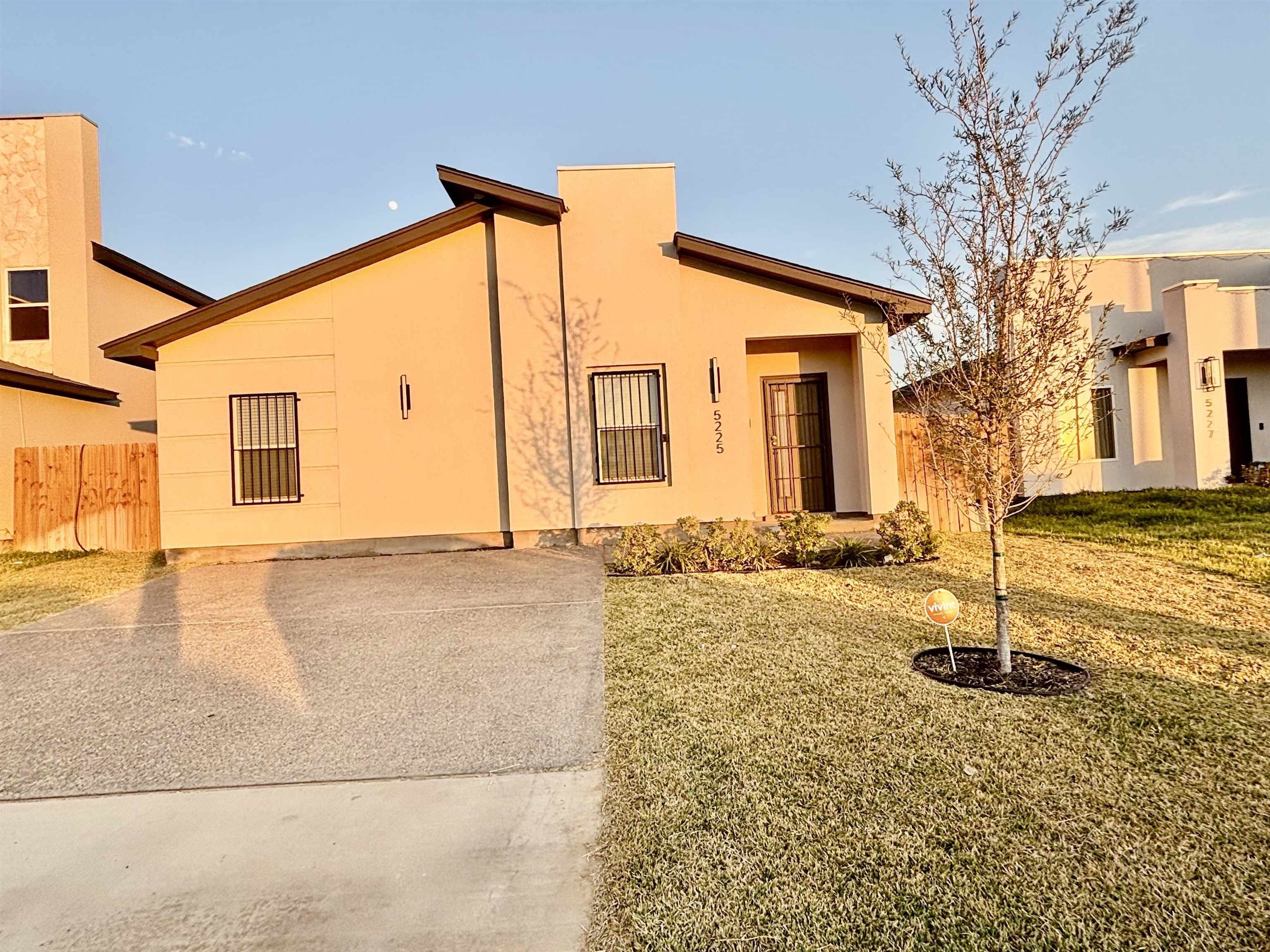5225 Anacahuita Dr, Laredo, TX 78046, 3 Bedrooms Bedrooms, ,2 BathroomsBathrooms,Residential,For Sale,5225 Anacahuita Dr,0,20255251