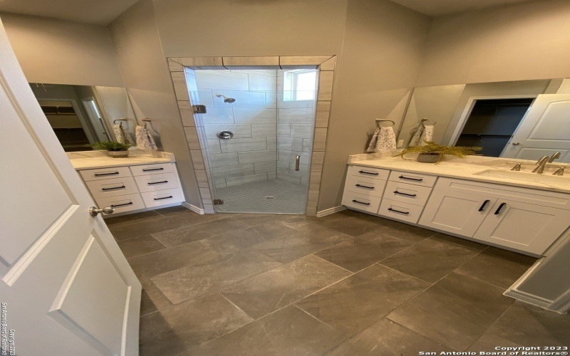 120 S Calvin Barrett, Blanco, TX 78606, 3 Habitaciones Habitaciones , ,2 BañosBaños,Residential,En Venta,120 S Calvin Barrett,0,1681629