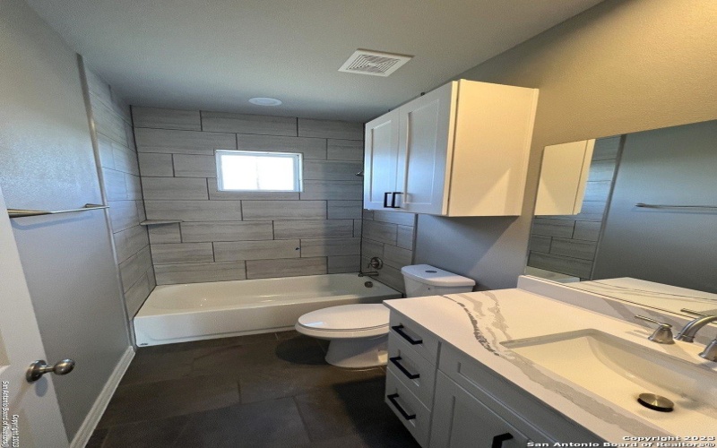 120 S Calvin Barrett, Blanco, TX 78606, 3 Habitaciones Habitaciones , ,2 BañosBaños,Residential,En Venta,120 S Calvin Barrett,0,1681629