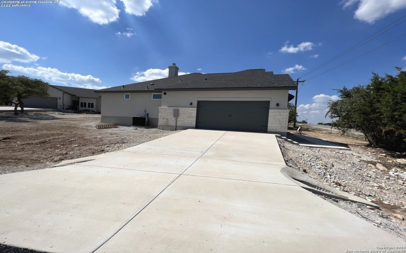 120 S Calvin Barrett, Blanco, TX 78606, 3 Habitaciones Habitaciones , ,2 BañosBaños,Residential,En Venta,120 S Calvin Barrett,0,1681629