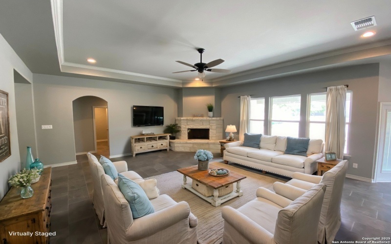 120 S Calvin Barrett, Blanco, TX 78606, 3 Habitaciones Habitaciones , ,2 BañosBaños,Residential,En Venta,120 S Calvin Barrett,0,1681629