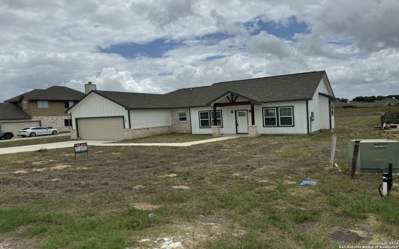 180 TURNBERRY, La Vernia, TX 78121, 3 Bedrooms Bedrooms, ,2 BathroomsBathrooms,Residential,For Sale,180 TURNBERRY,0,1726614