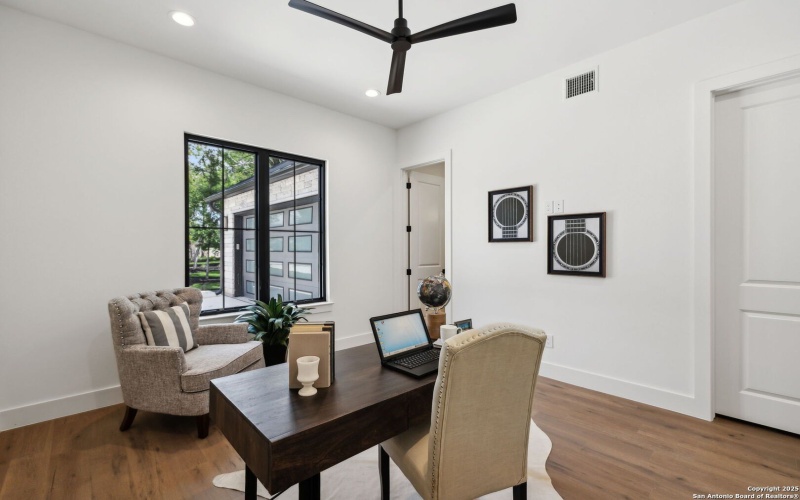 236 Riverfront Dr., New Braunfels, TX 78132, 4 Bedrooms Bedrooms, ,5 BathroomsBathrooms,Residential,For Sale,236 Riverfront Dr.,0,1759195