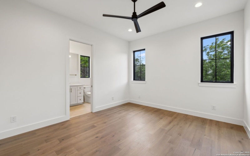 236 Riverfront Dr., New Braunfels, TX 78132, 4 Bedrooms Bedrooms, ,5 BathroomsBathrooms,Residential,For Sale,236 Riverfront Dr.,0,1759195