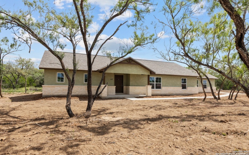 117 Sylas Hayes Loop, Pleasanton, TX 78064, 3 Bedrooms Bedrooms, ,2 BathroomsBathrooms,Residential,For Sale,117 Sylas Hayes Loop,0,1773710