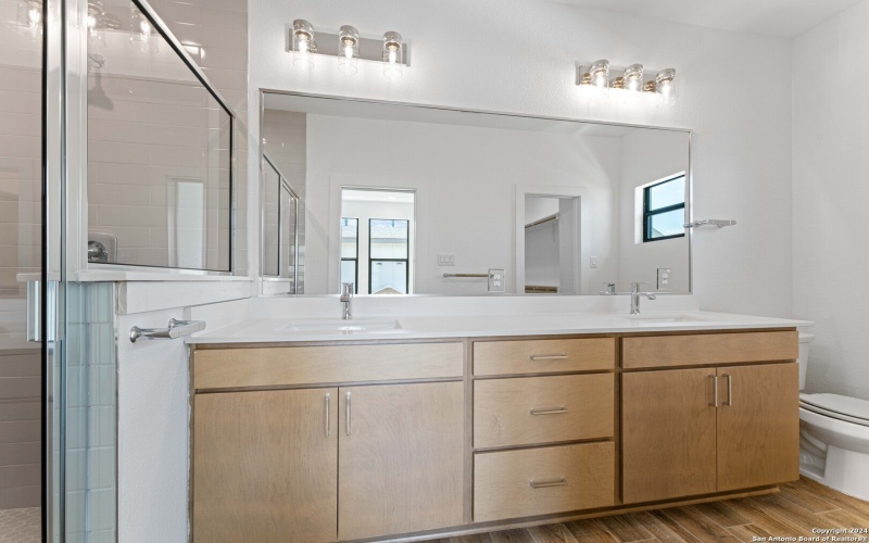 914 N Olive #101, San Antonio, TX 78202, 3 Bedrooms Bedrooms, ,2 BathroomsBathrooms,Residential,For Sale,914 N Olive #101,0,1781485