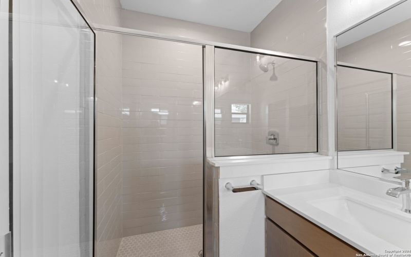 914 N Olive #101, San Antonio, TX 78202, 3 Bedrooms Bedrooms, ,2 BathroomsBathrooms,Residential,For Sale,914 N Olive #101,0,1781485