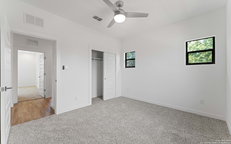 914 N Olive #101, San Antonio, TX 78202, 3 Bedrooms Bedrooms, ,2 BathroomsBathrooms,Residential,For Sale,914 N Olive #101,0,1781485