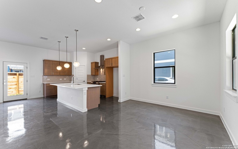 914 N Olive #101, San Antonio, TX 78202, 3 Bedrooms Bedrooms, ,2 BathroomsBathrooms,Residential,For Sale,914 N Olive #101,0,1781485