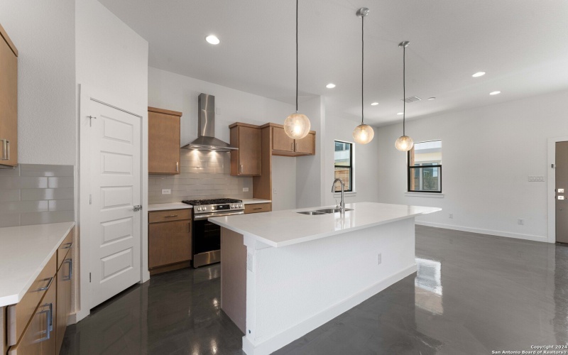 914 N Olive #101, San Antonio, TX 78202, 3 Bedrooms Bedrooms, ,2 BathroomsBathrooms,Residential,For Sale,914 N Olive #101,0,1781485