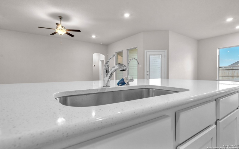 213 Fillmore Falls, Cibolo, TX 78108, 4 Habitaciones Habitaciones , ,3 BañosBaños,Residential,En Venta,213 Fillmore Falls,0,1791243