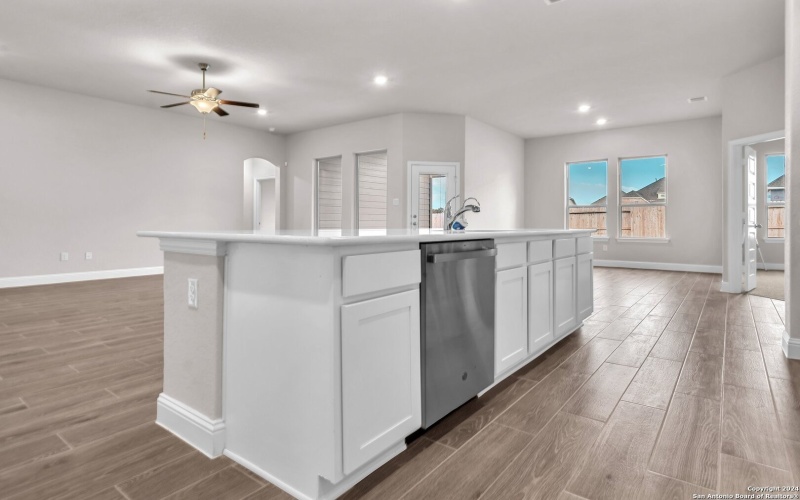 213 Fillmore Falls, Cibolo, TX 78108, 4 Habitaciones Habitaciones , ,3 BañosBaños,Residential,En Venta,213 Fillmore Falls,0,1791243