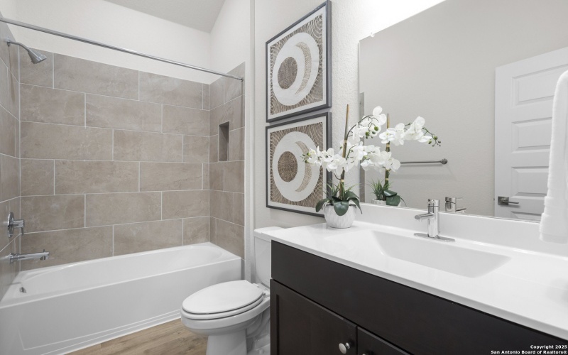 2039 Newforest Peak, New Braunfels, TX 78130, 3 Habitaciones Habitaciones , ,2 BañosBaños,Residential,En Venta,2039 Newforest Peak,0,1801652