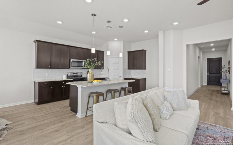 2039 Newforest Peak, New Braunfels, TX 78130, 3 Habitaciones Habitaciones , ,2 BañosBaños,Residential,En Venta,2039 Newforest Peak,0,1801652