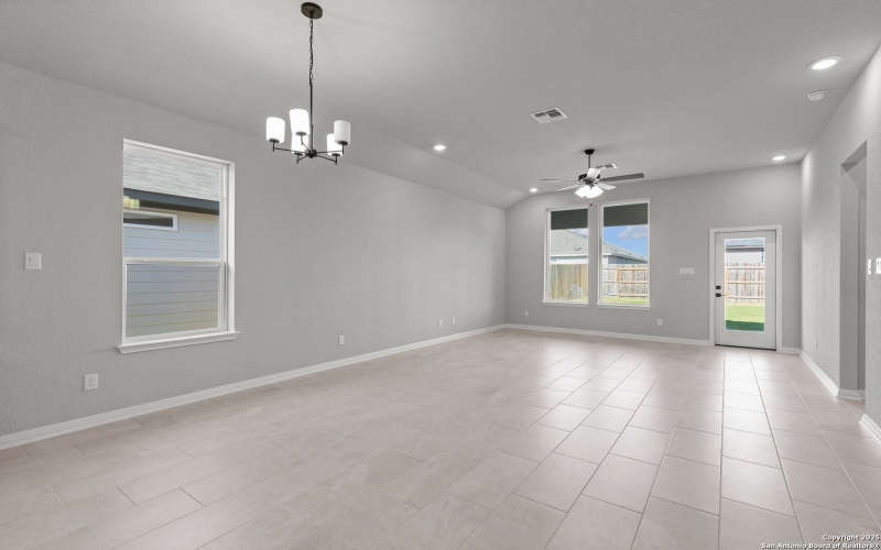 2720 Rio Primero, Seguin, TX 78155, 4 Habitaciones Habitaciones , ,2 BañosBaños,Residential,En Venta,2720 Rio Primero,0,1817317