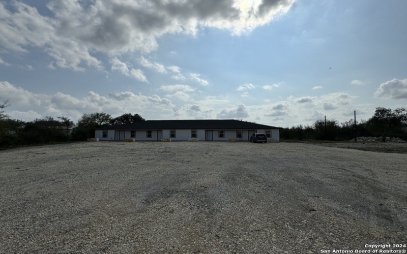 1006 County Road 4516, San Antonio, TX 78009, ,Residential Multi Family,En Venta,1006 County Road 4516,0,1822156