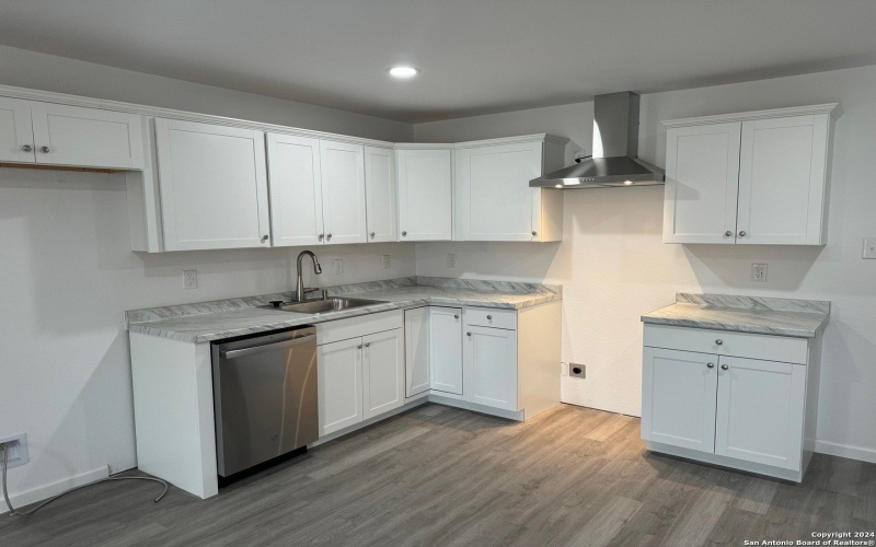 1006 County Road 4516, San Antonio, TX 78009, ,Residential Multi Family,En Venta,1006 County Road 4516,0,1822156