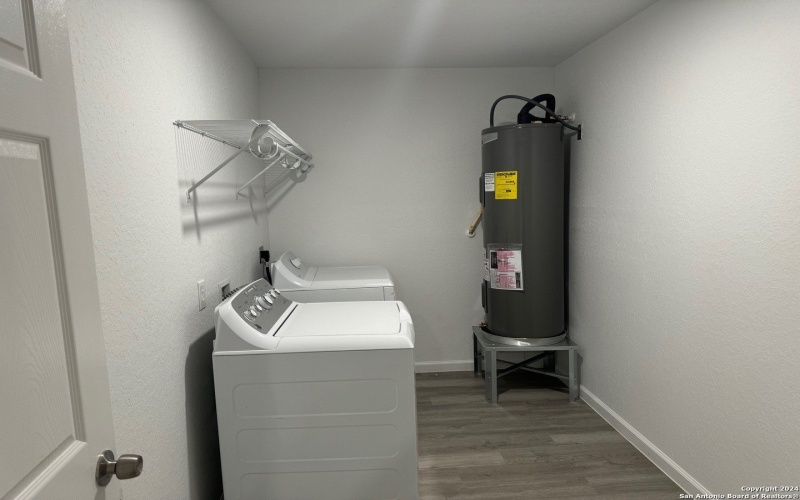 1006 County Road 4516, San Antonio, TX 78009, ,Residential Multi Family,En Venta,1006 County Road 4516,0,1822156