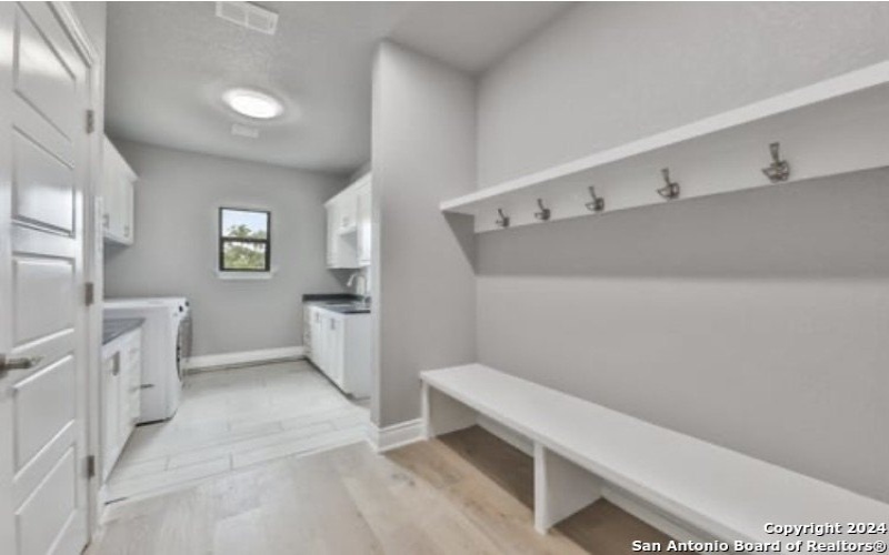 732 Salt Grass Trail, Bandera, TX 78003, 3 Habitaciones Habitaciones , ,2 BañosBaños,Residential,En Venta,732 Salt Grass Trail,0,1822846