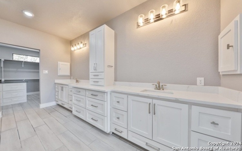 732 Salt Grass Trail, Bandera, TX 78003, 3 Habitaciones Habitaciones , ,2 BañosBaños,Residential,En Venta,732 Salt Grass Trail,0,1822846