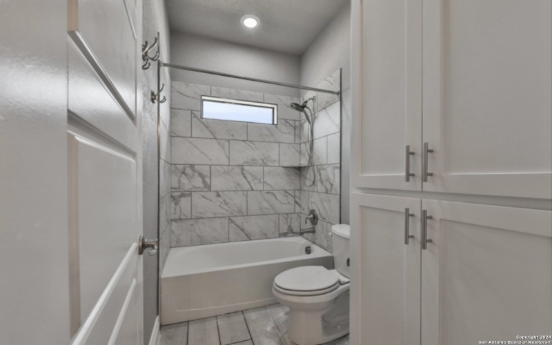 732 Salt Grass Trail, Bandera, TX 78003, 3 Habitaciones Habitaciones , ,2 BañosBaños,Residential,En Venta,732 Salt Grass Trail,0,1822846