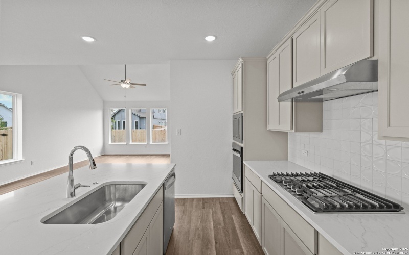 10048 Hombourg Road, Schertz, TX 78154, 4 Habitaciones Habitaciones , ,3 BañosBaños,Residential,En Venta,10048 Hombourg Road,0,1853488