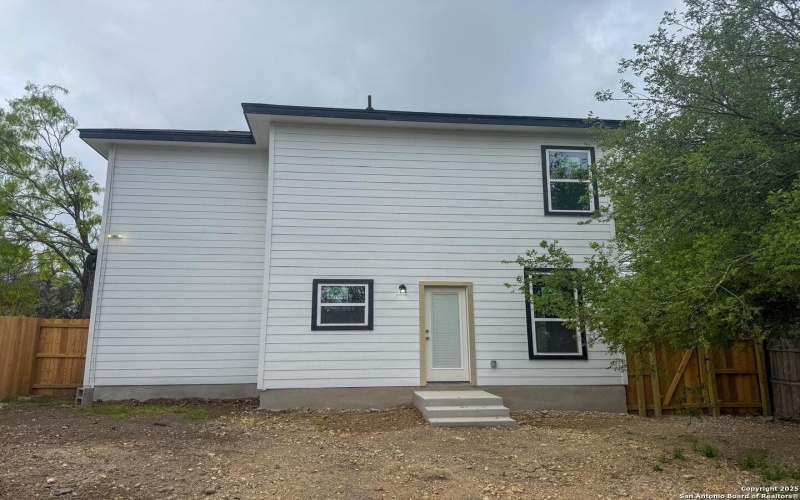 2111 Hicks Ave, San Antonio, TX 78210, 3 Habitaciones Habitaciones , ,2 BañosBaños,Residential,En Venta,2111 Hicks Ave,0,1853666