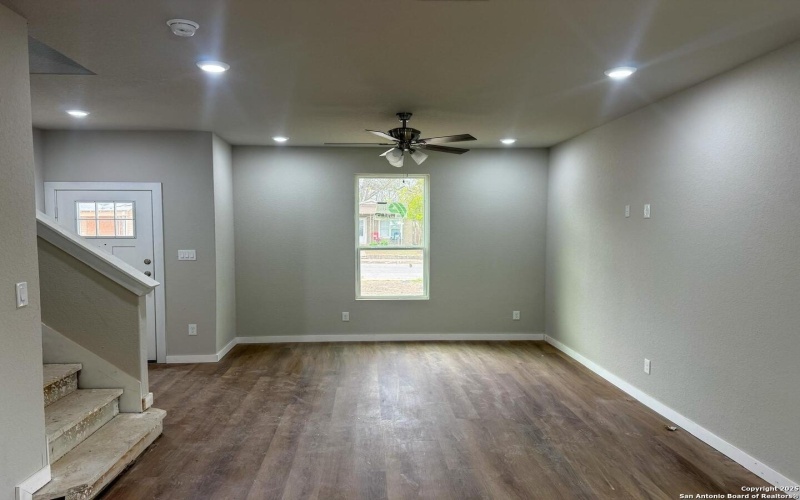 2111 Hicks Ave, San Antonio, TX 78210, 3 Habitaciones Habitaciones , ,2 BañosBaños,Residential,En Venta,2111 Hicks Ave,0,1853666