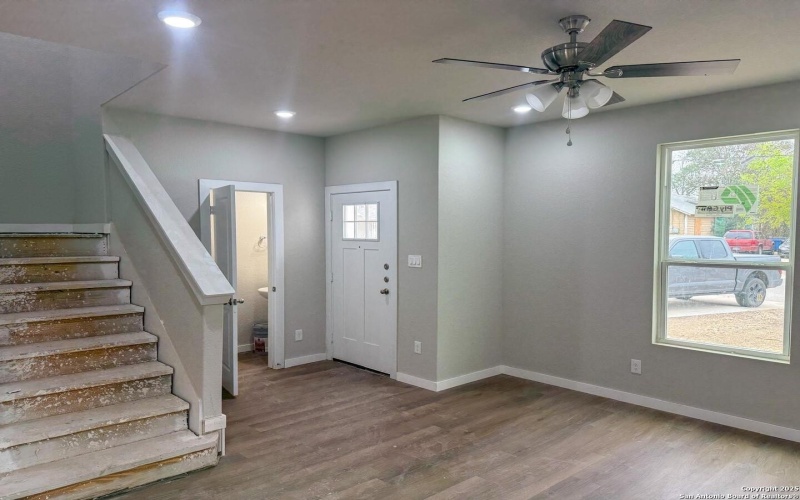 2111 Hicks Ave, San Antonio, TX 78210, 3 Habitaciones Habitaciones , ,2 BañosBaños,Residential,En Venta,2111 Hicks Ave,0,1853666