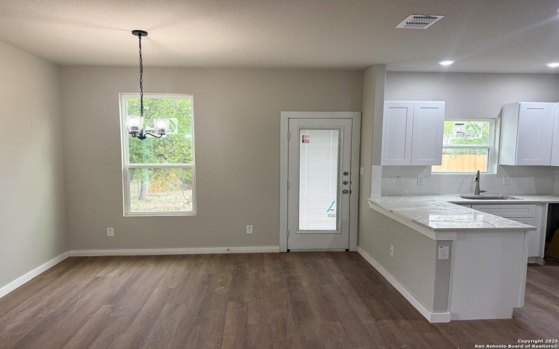 2111 Hicks Ave, San Antonio, TX 78210, 3 Habitaciones Habitaciones , ,2 BañosBaños,Residential,En Venta,2111 Hicks Ave,0,1853666