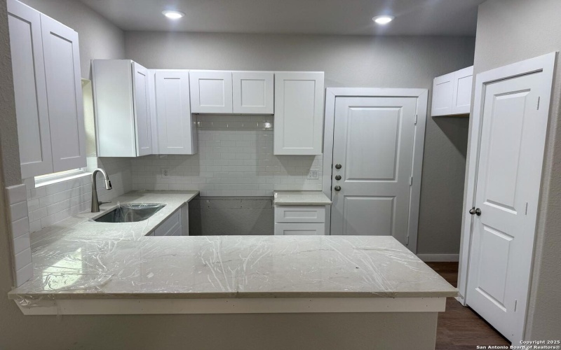 2111 Hicks Ave, San Antonio, TX 78210, 3 Habitaciones Habitaciones , ,2 BañosBaños,Residential,En Venta,2111 Hicks Ave,0,1853666