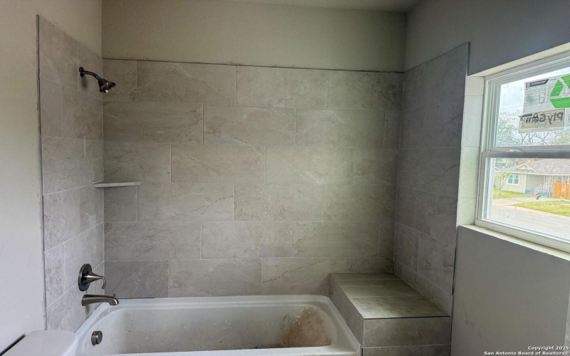 2111 Hicks Ave, San Antonio, TX 78210, 3 Habitaciones Habitaciones , ,2 BañosBaños,Residential,En Venta,2111 Hicks Ave,0,1853666