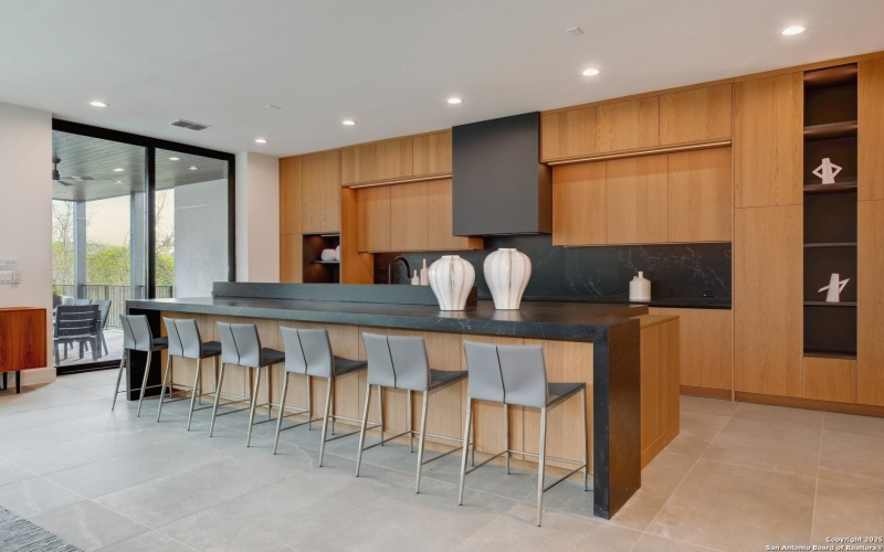 24619 Cliff Line, San Antonio, TX 78257, 6 Bedrooms Bedrooms, ,7 BathroomsBathrooms,Residential,For Sale,24619 Cliff Line,0,1853786