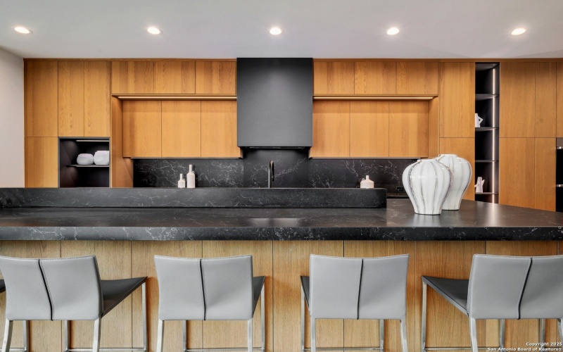 24619 Cliff Line, San Antonio, TX 78257, 6 Bedrooms Bedrooms, ,7 BathroomsBathrooms,Residential,For Sale,24619 Cliff Line,0,1853786