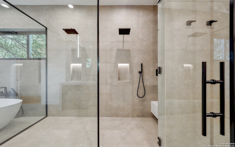 24619 Cliff Line, San Antonio, TX 78257, 6 Bedrooms Bedrooms, ,7 BathroomsBathrooms,Residential,For Sale,24619 Cliff Line,0,1853786