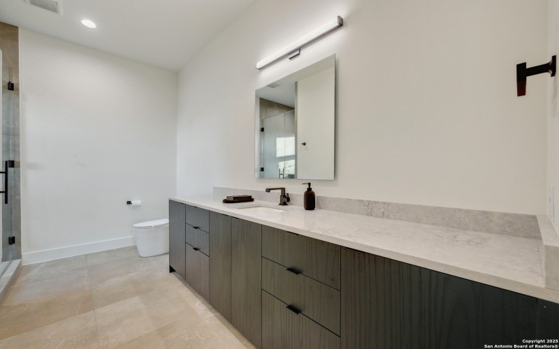 24619 Cliff Line, San Antonio, TX 78257, 6 Bedrooms Bedrooms, ,7 BathroomsBathrooms,Residential,For Sale,24619 Cliff Line,0,1853786