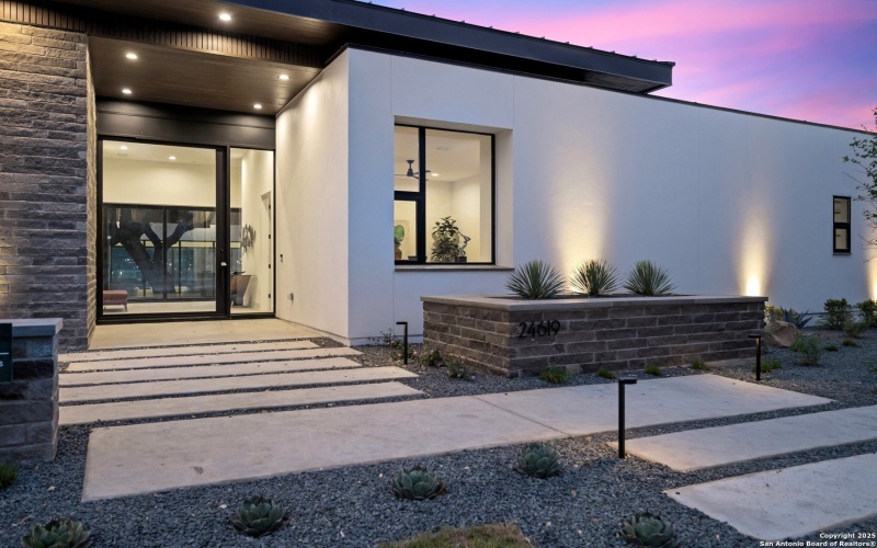 24619 Cliff Line, San Antonio, TX 78257, 6 Bedrooms Bedrooms, ,7 BathroomsBathrooms,Residential,For Sale,24619 Cliff Line,0,1853786