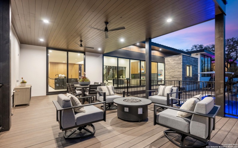 24619 Cliff Line, San Antonio, TX 78257, 6 Bedrooms Bedrooms, ,7 BathroomsBathrooms,Residential,For Sale,24619 Cliff Line,0,1853786