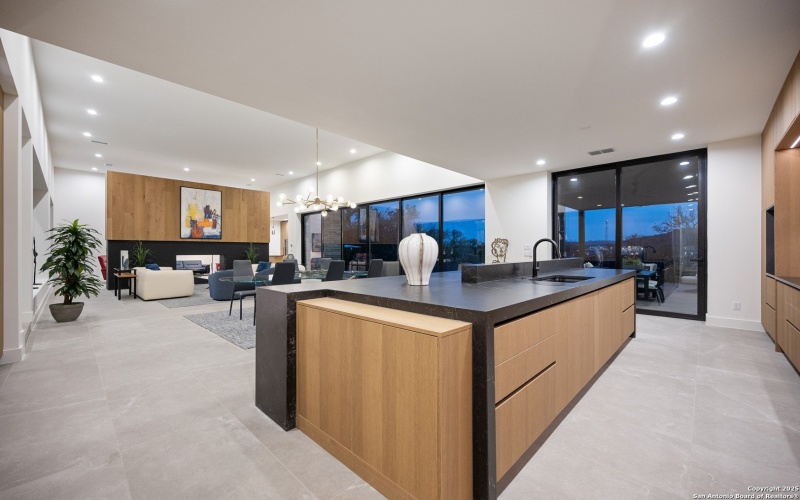 24619 Cliff Line, San Antonio, TX 78257, 6 Bedrooms Bedrooms, ,7 BathroomsBathrooms,Residential,For Sale,24619 Cliff Line,0,1853786