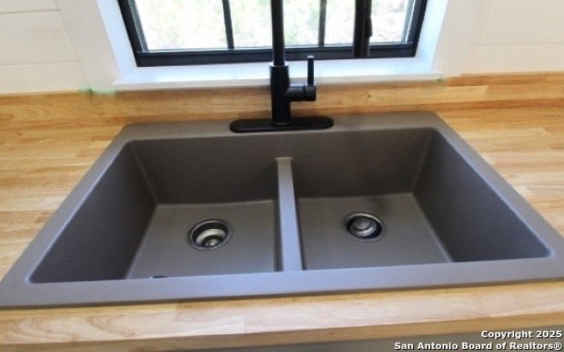 403 Private Road 1523, Bandera, TX 78003, 2 Habitaciones Habitaciones , ,2 BañosBaños,Residential,En Venta,403 Private Road 1523,0,1856658