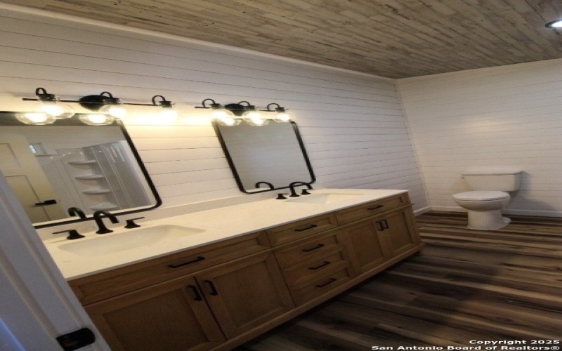 403 Private Road 1523, Bandera, TX 78003, 2 Habitaciones Habitaciones , ,2 BañosBaños,Residential,En Venta,403 Private Road 1523,0,1856658