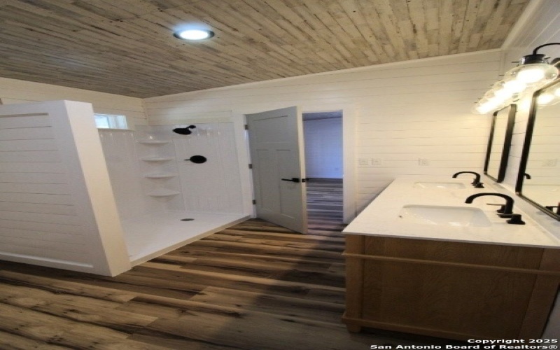 403 Private Road 1523, Bandera, TX 78003, 2 Habitaciones Habitaciones , ,2 BañosBaños,Residential,En Venta,403 Private Road 1523,0,1856658