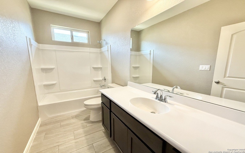 207 Valley Forge, Pleasanton, TX 78064, 4 Habitaciones Habitaciones , ,3 BañosBaños,Residential,En Venta,207 Valley Forge,0,1859679