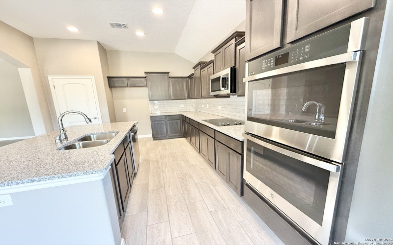 207 Valley Forge, Pleasanton, TX 78064, 4 Habitaciones Habitaciones , ,3 BañosBaños,Residential,En Venta,207 Valley Forge,0,1859679